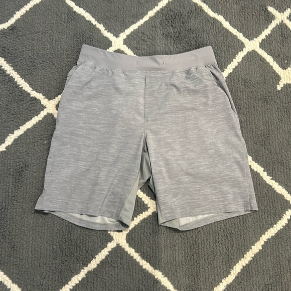 Men’s Lululemon Light Gray T.H.E Shorts - Picture 1 of 9